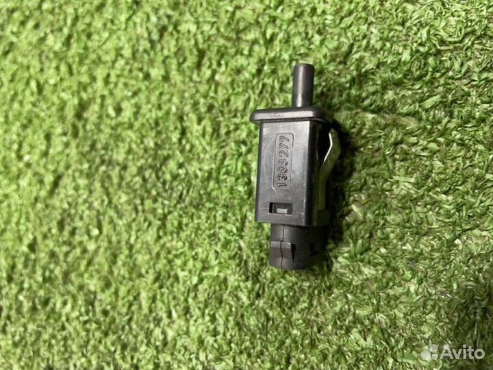 Концевой выключатель (Концевик) Bmw E39 седан 2.5