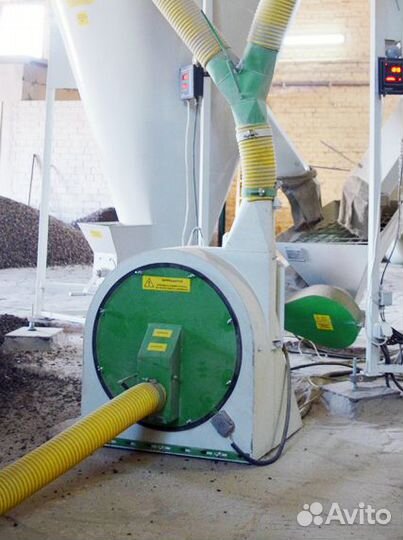 Пневматическая зернодробилка роторная