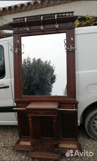 Напольная вешалка