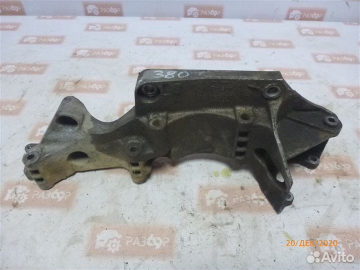 Кронштейн Volkswagen Golf MK4 AEH 1997-2004