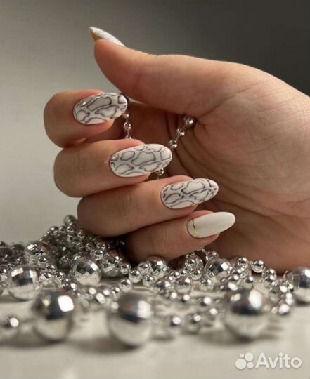 Маникюр/педикюр/брови