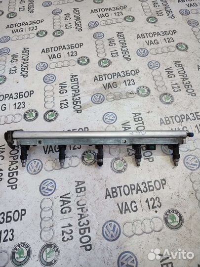 Топливная рейка с форсунками Volvo S40