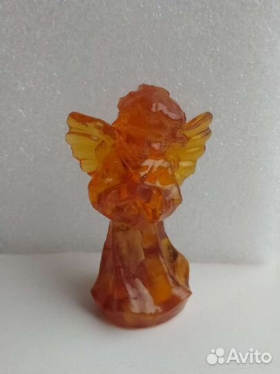 Фигурка ангелочек из янтаря