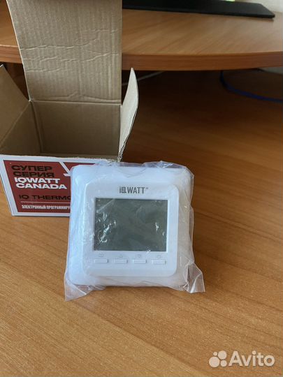 Терморегулятор iqwatt P белый