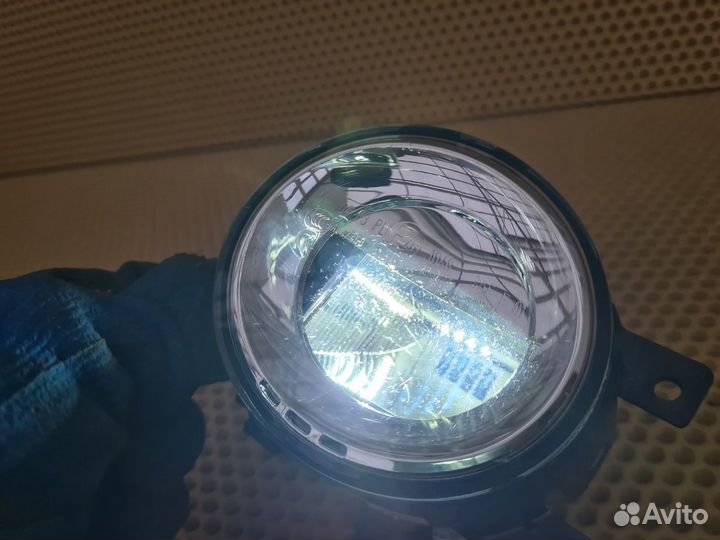 Фара противотуманная передняя левая Infiniti Q50