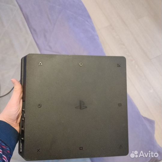 Sony PS4 slim 500 гб с 2 геймпадами