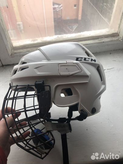 Хоккейный шлем