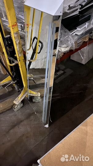 Зеркало с подсветкой на металле