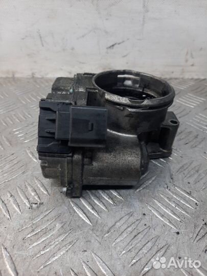 Дроссельная заслонка Volkswagen Golf хэтчбек 1.9
