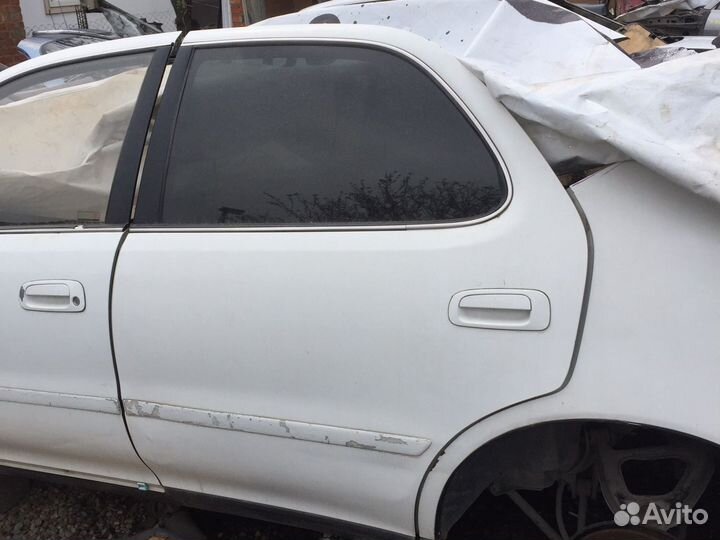 Toyota cresta 90 двери