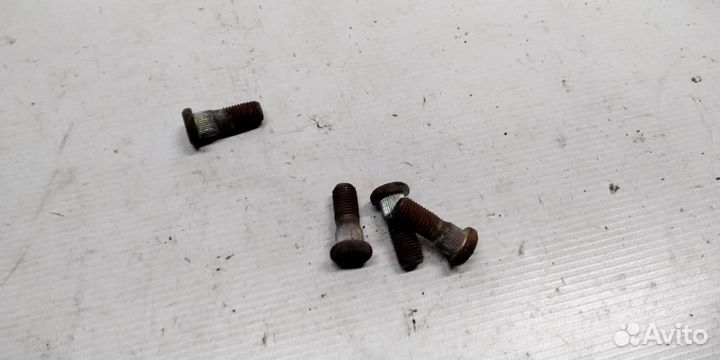 Шпилька ступицы передней Mazda 626 GC 83-87г