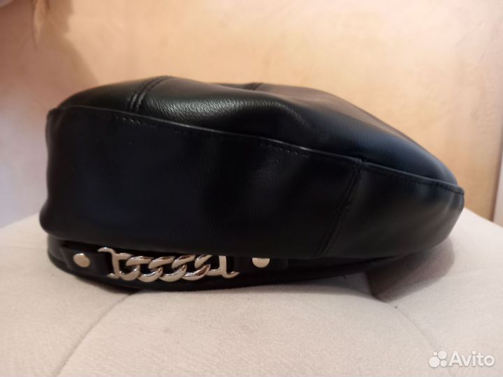 Берет из экокожи