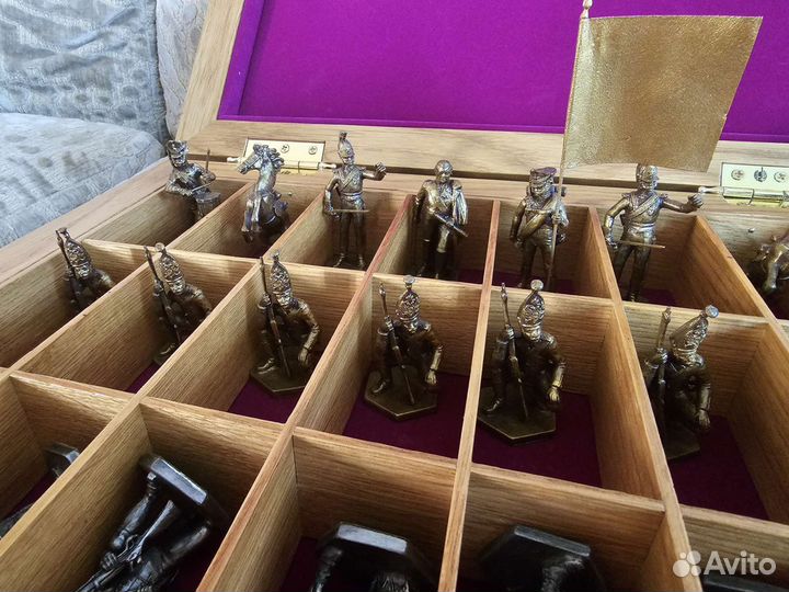 Подарочный набор шахмат с оловянными солдатиками
