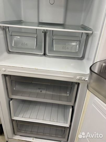 Холодильник HotPoint-Ariston бу (схи)