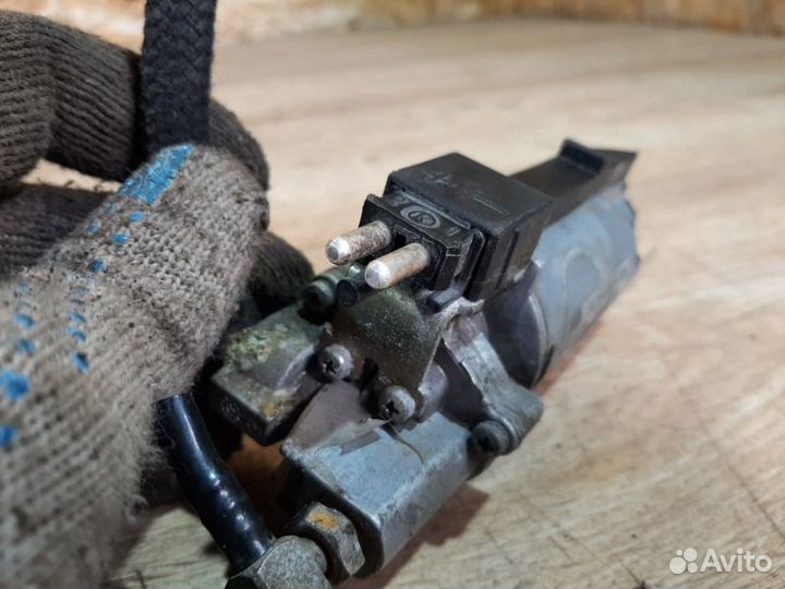 Насос помпа (электрический ) Mercedes-Benz