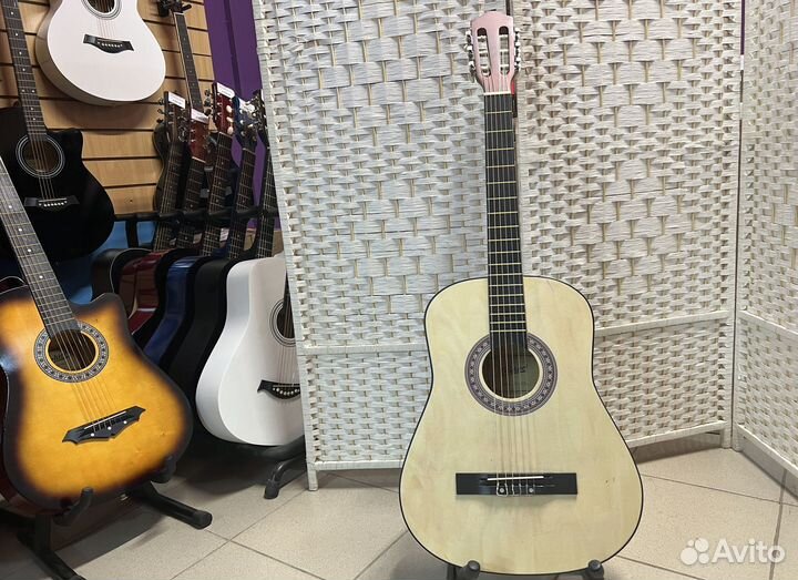 Гитара + комплект для начинающих