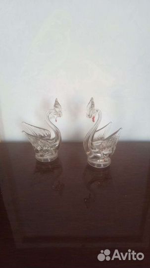 Стеклянные лебеди