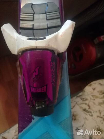 Горные лыжи и ботинки