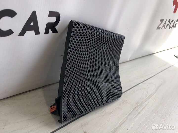 Toyota Camry V70 Накладка динамика