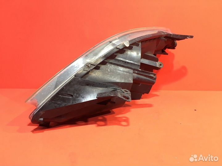 Фара для Opel Zafira B A16XER 1.6L (Б/У)