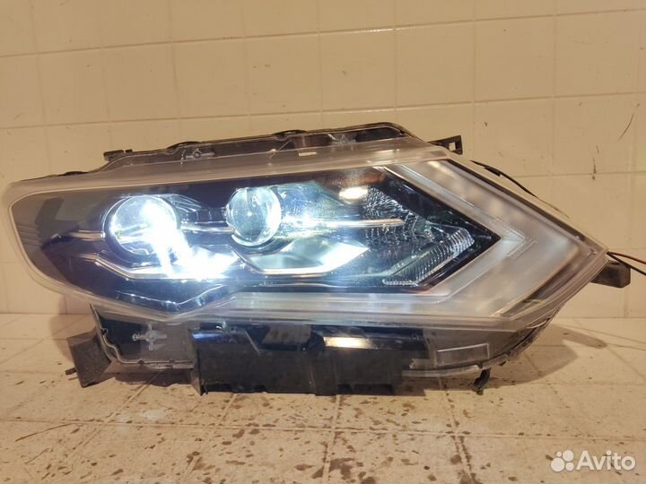Фара LED передняя правая Nissan X-Trail 3