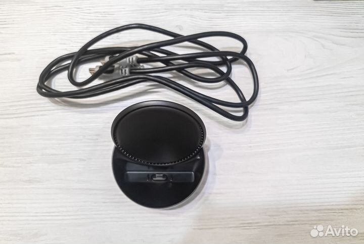Мультимедийная док-станция Samsung DeX
