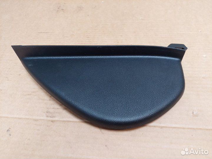 Накладка на торпедо левая Jeep Grand Cherokee WK2