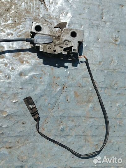 Замок капота Шкода Октавия А7