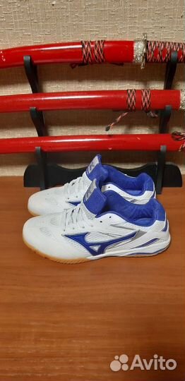 Кроссовки Mizuno настольного тенниса,волейбол