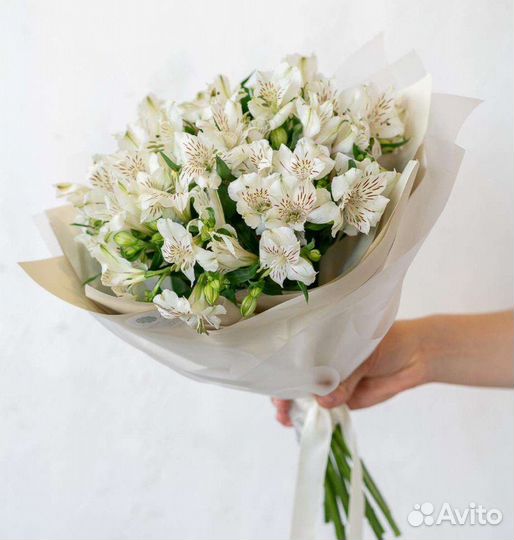 Букет из цветка альстромерия