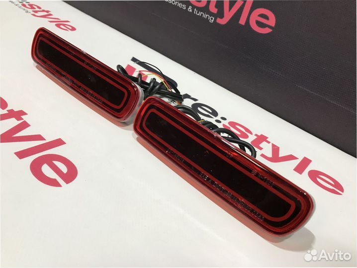 Катафоты Toyota Land Cruiser 100 Неон Красные