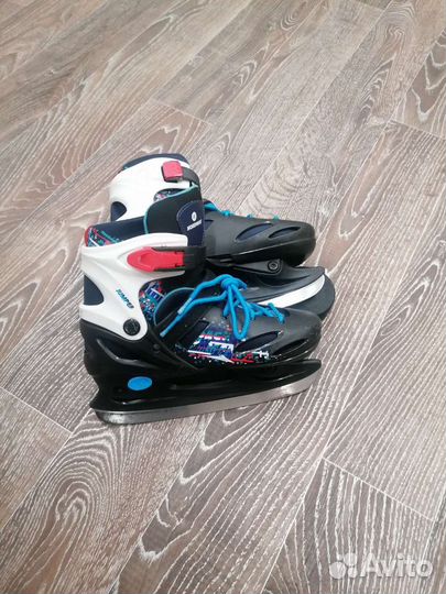 Коньки хоккейные