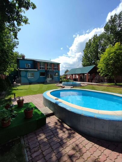 Дом 200,5 м² на участке 12,3 сот.