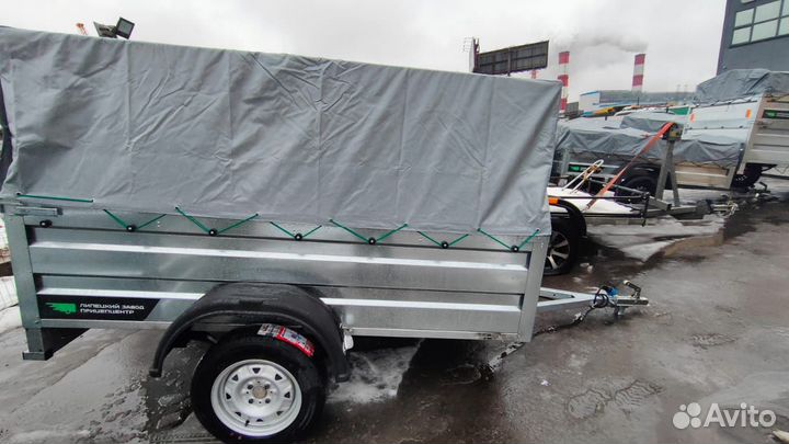 Прицеп длиной 2,2 метра с высоким тентом