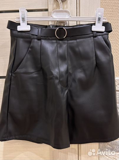 Кожаные шорты 40 42