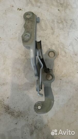 Петля капота Тойота Королла Е120