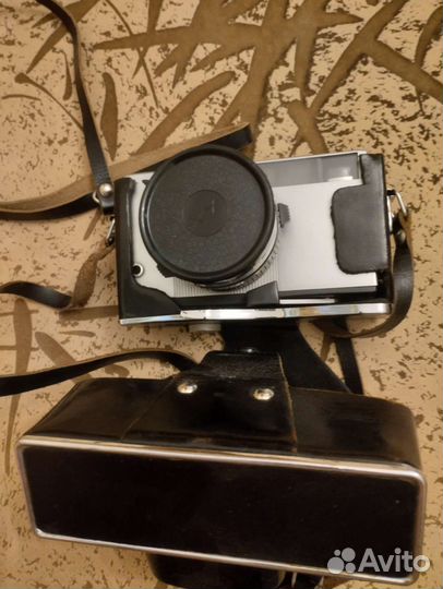 Плёночные фотоаппараты Зенит Е и Зоркий 10 СССР