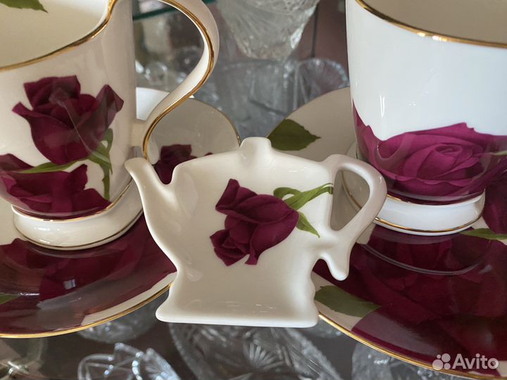 Чашки, кружки и чайные пары, мыльницы, конфетницы