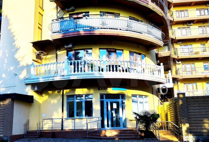 Квартира-студия, 60 м², 3/9 эт.