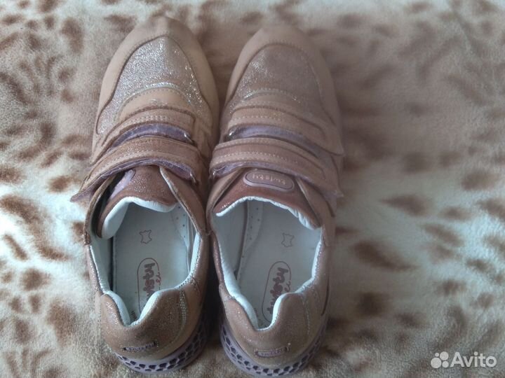 Туфли девочке 35 EU кожанные