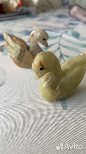 Лебеди из оникса