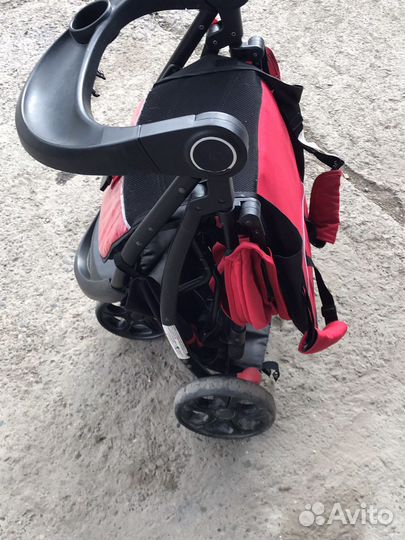Прогулочная коляска