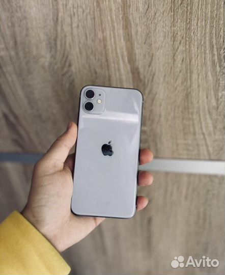 iPhone 11, 64 ГБ