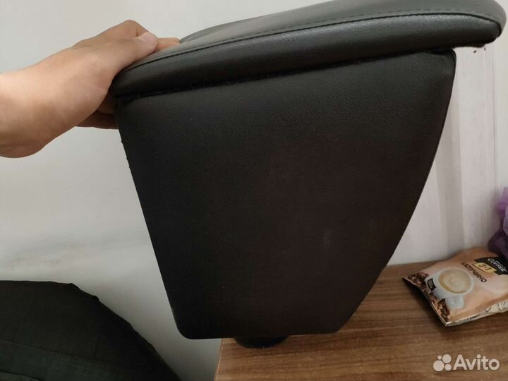 Подлокотник на hyundai solaris