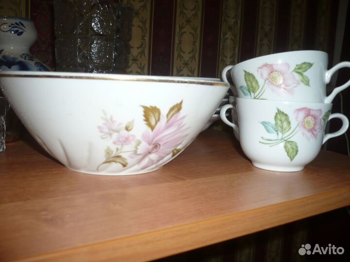 Тарелки,вазочки,вазы для цветов,салатник