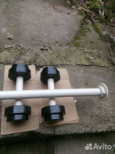 Турник-перекладина в проем 122 см и гантели по 6кг