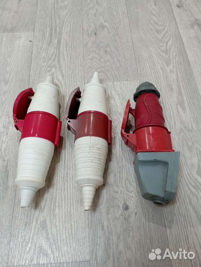 Счётчик электрический трёхфазный. Силовые розетки