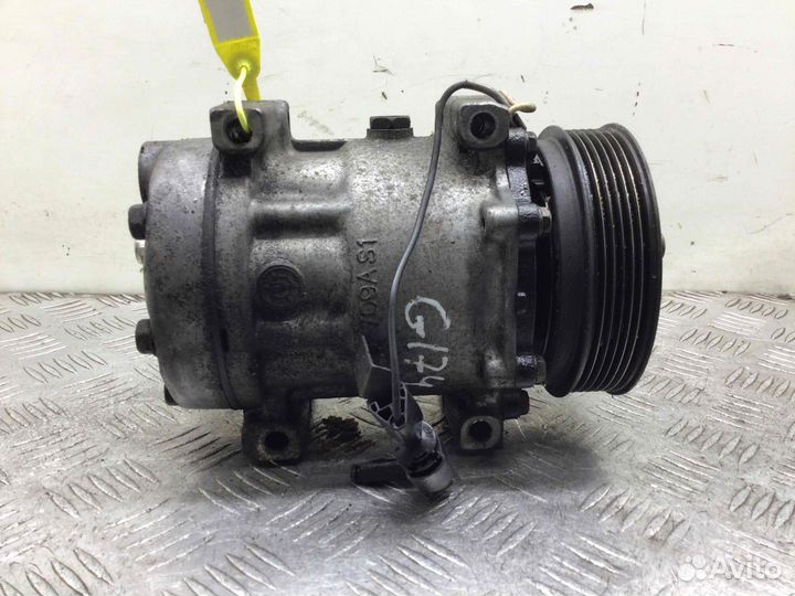 Компрессор кондиционера Volvo V40 8200040681; 3061