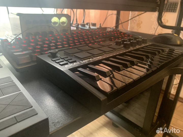 Akai mpk mini mk3 midi-контроллер