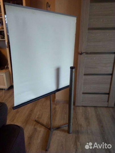 Экран для проектора на штативе